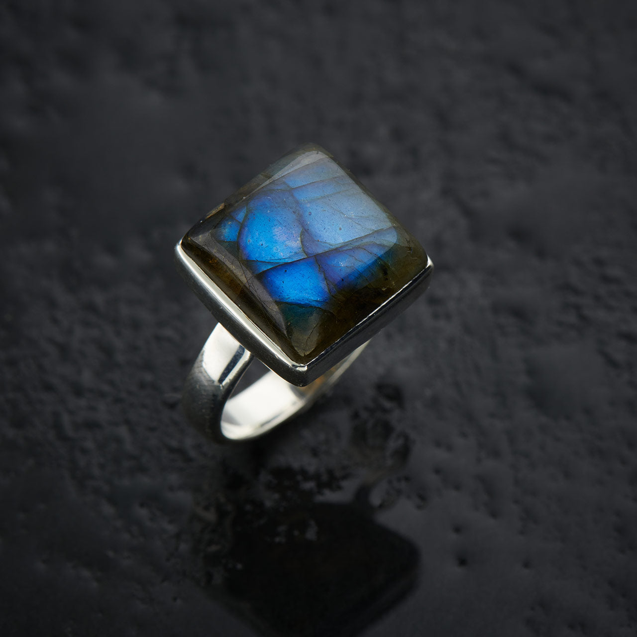 BLUE FIRE LABRADORITE STERLING SILVER RING