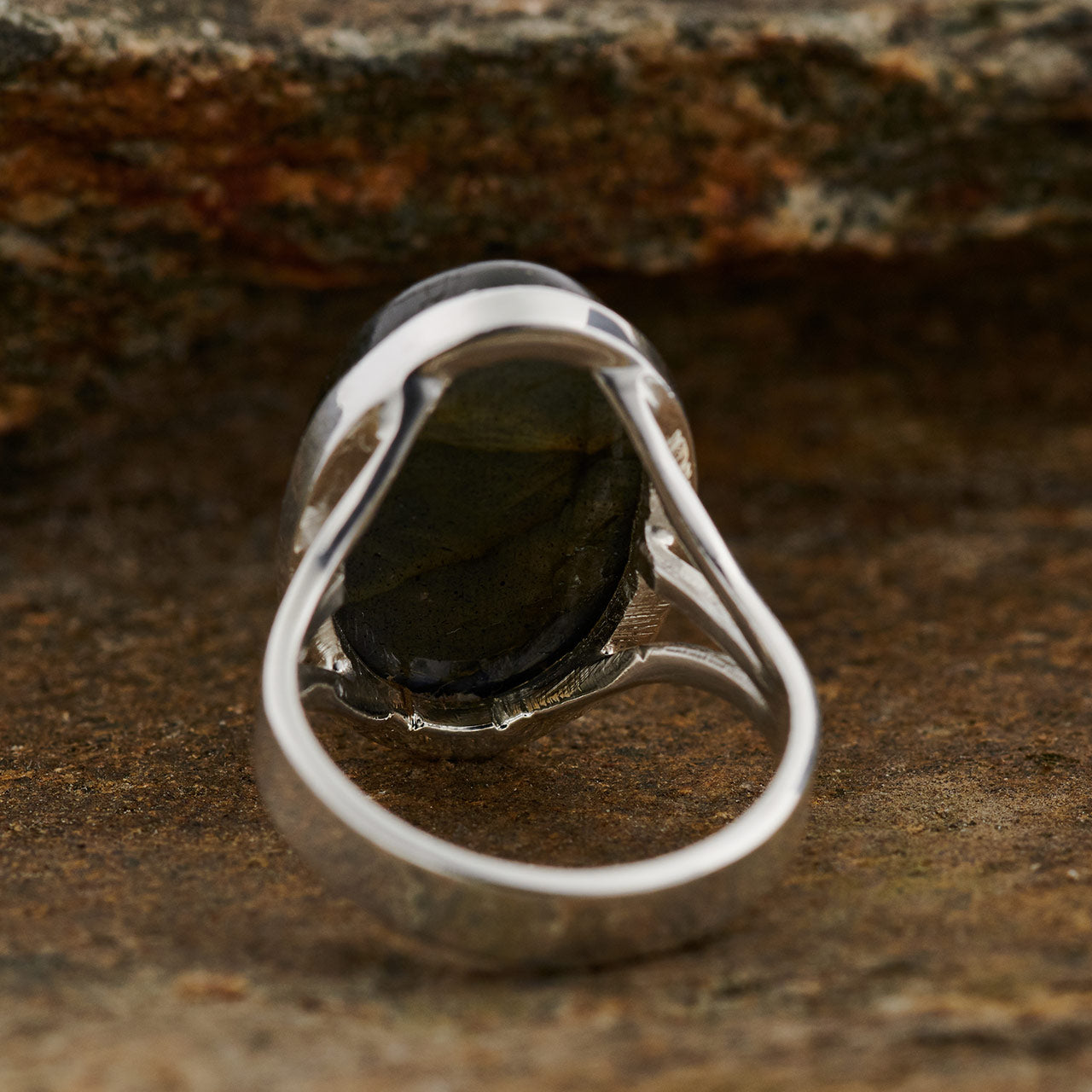 BLUE FIRE LABRADORITE STERLING SILVER RING