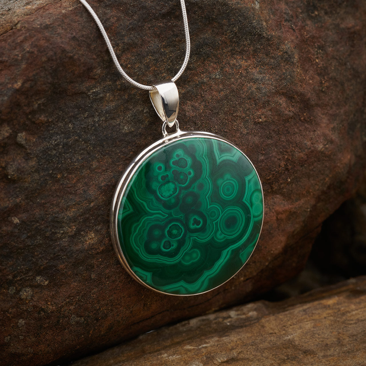 MALACHITE STERLING SILVER MEDIUM PENDAN