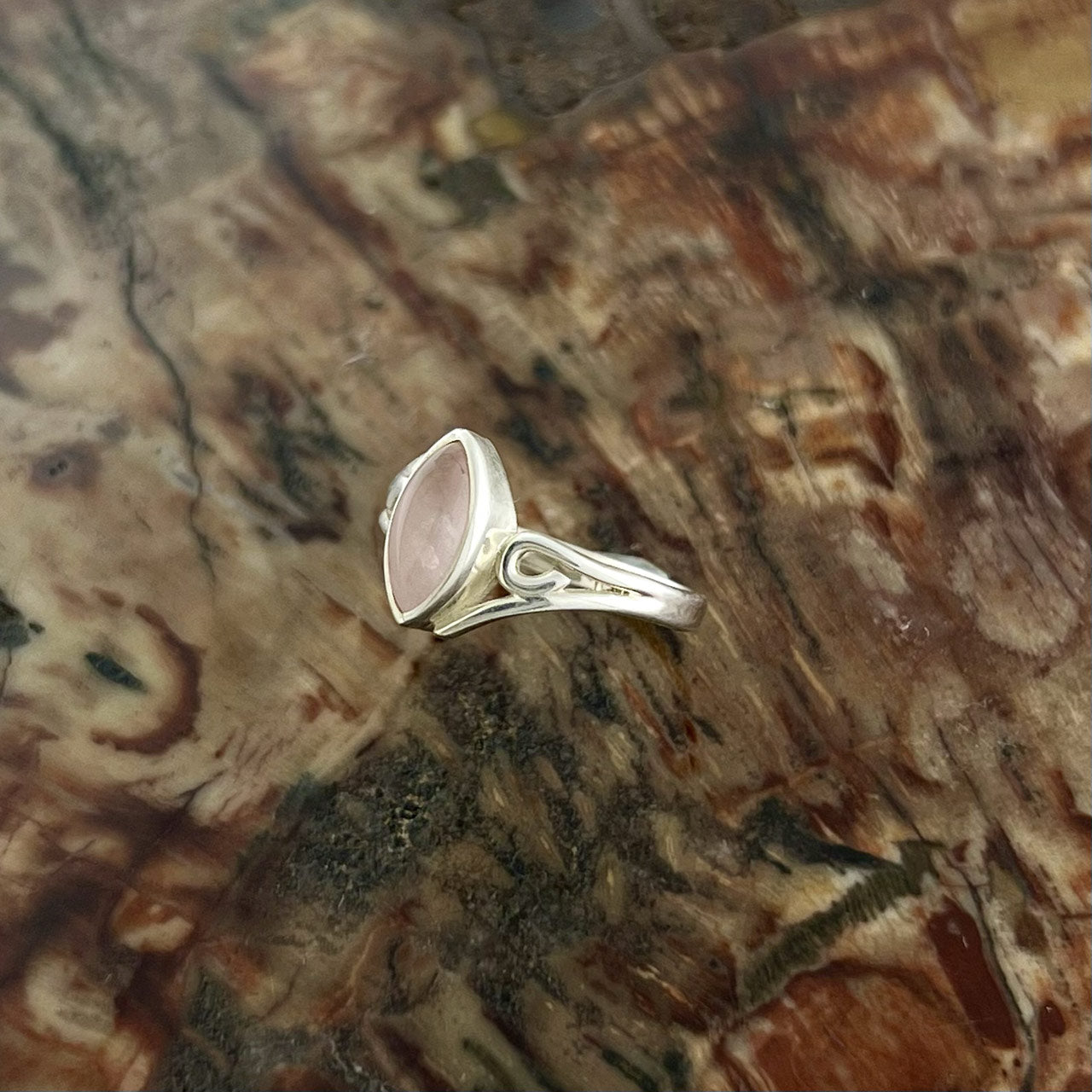 ROSE QUARTZ RING WAVE (50% Off ONLINE ONLY)