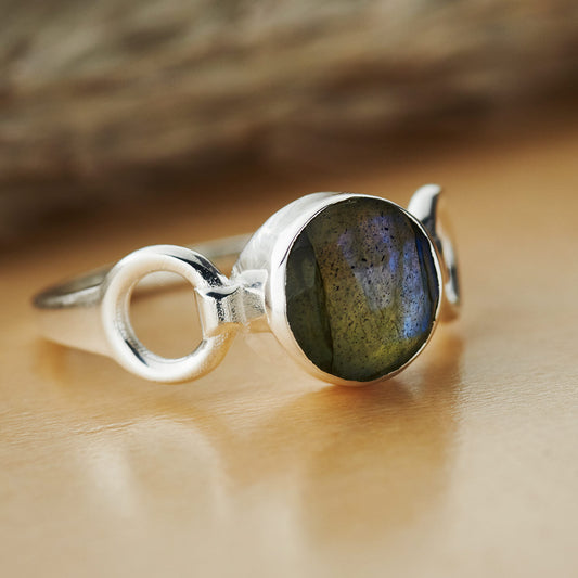 LABRADORITE STERLING SILVER TRINITY RING