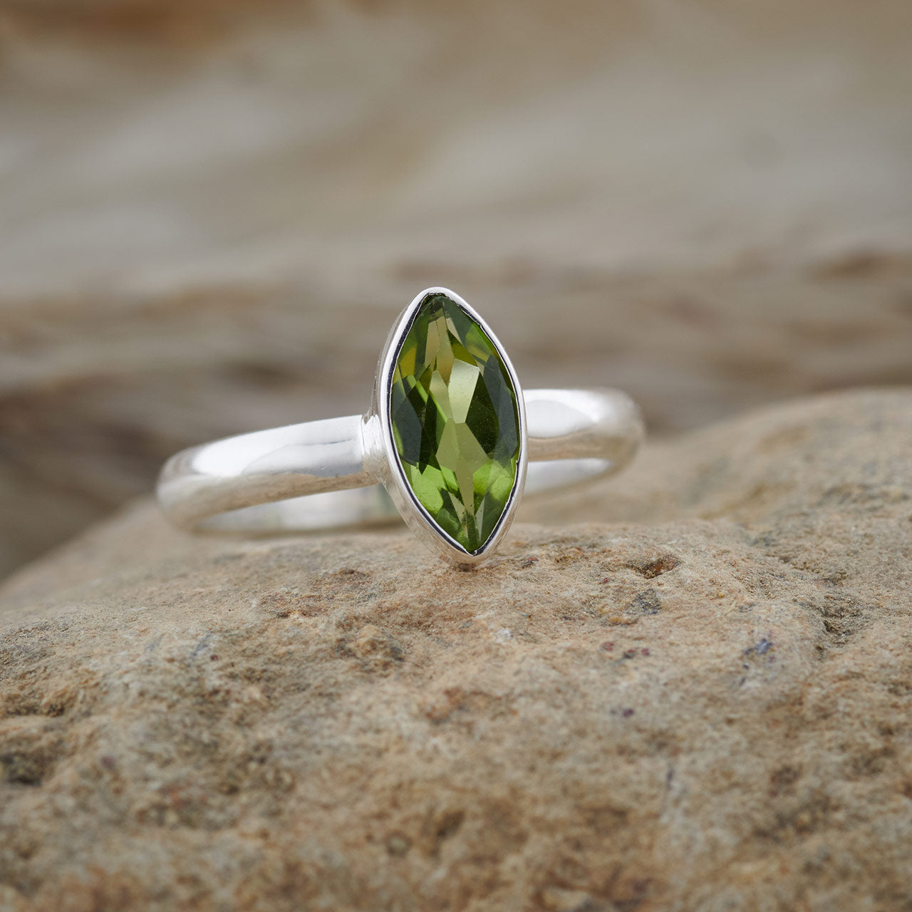 PERIDOT STERLING SILVER RING