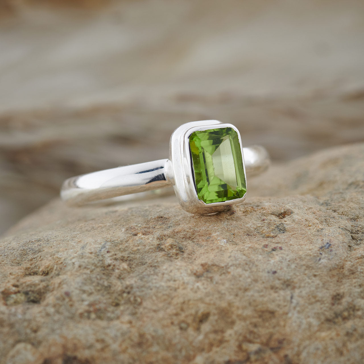 PERIDOT STERLING SILVER RING