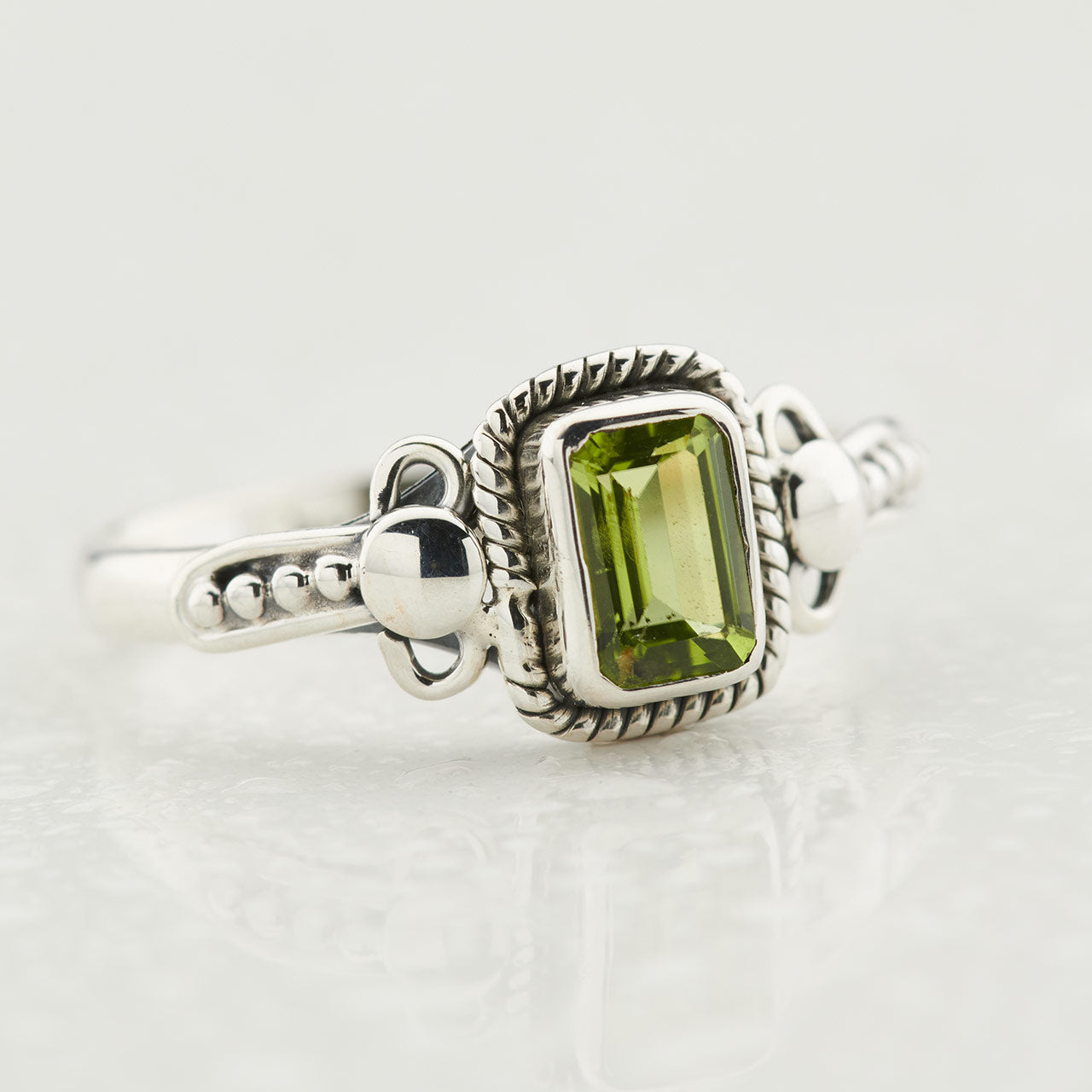 PERIDOT STERLING SILVER ORION RING