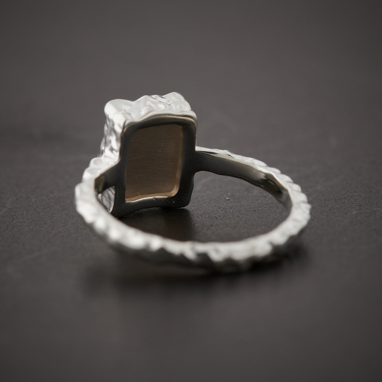 SMOKEY QUARTZ STERLING SILVER REC HAMMERED FINISH RING