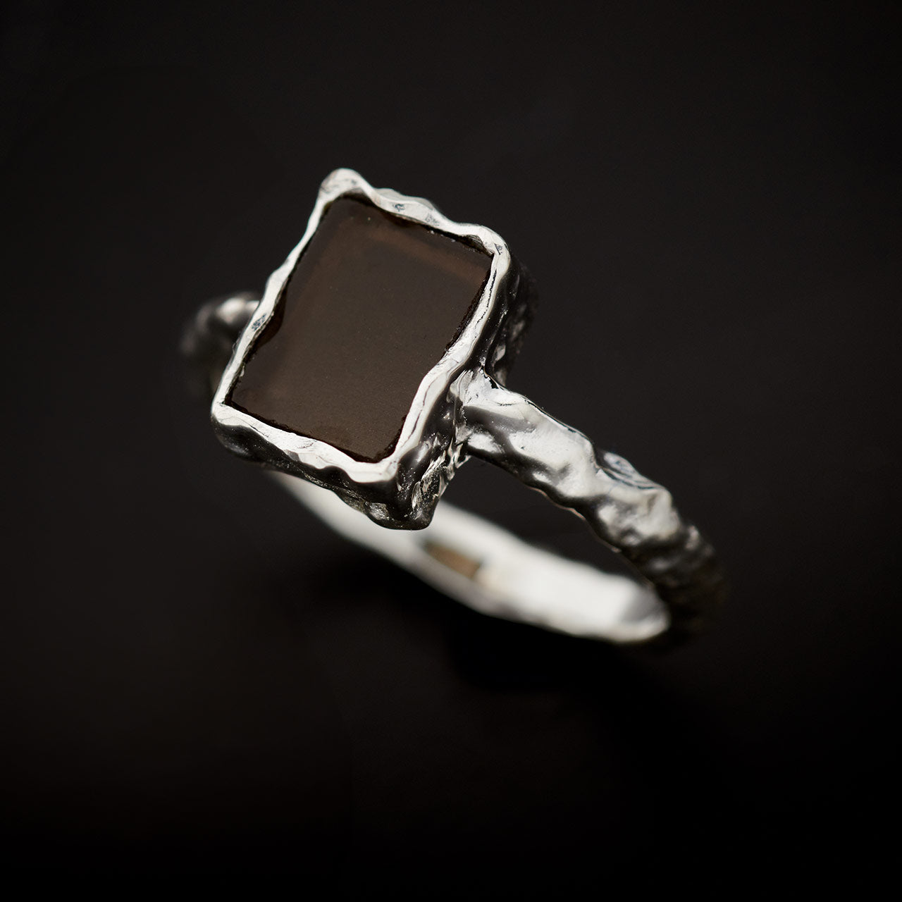 SMOKEY QUARTZ STERLING SILVER REC HAMMERED FINISH RING