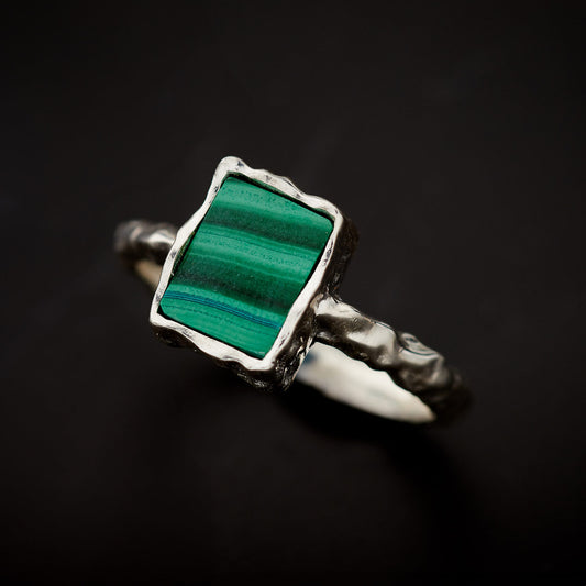 MALACHITE STERLING SILVER REC HAMMERED FINISH RING