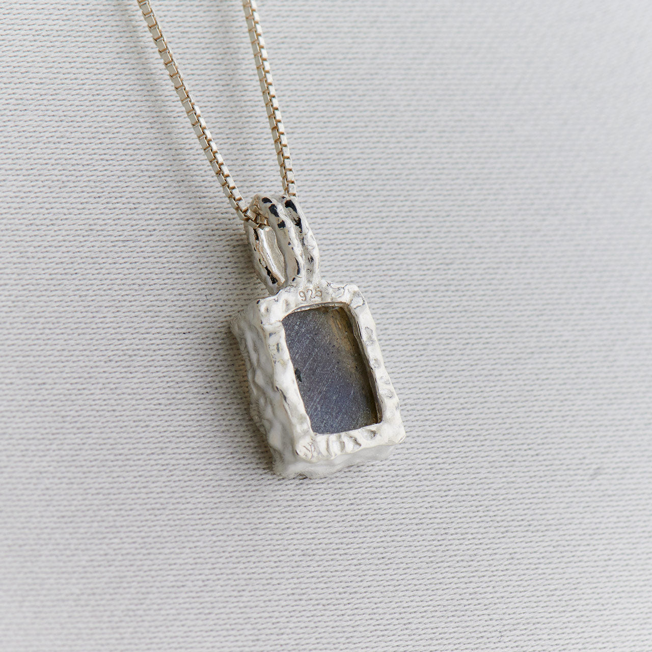 LABRADORITE STERLING SILVER REC HAMMERED FINISH PENDANT