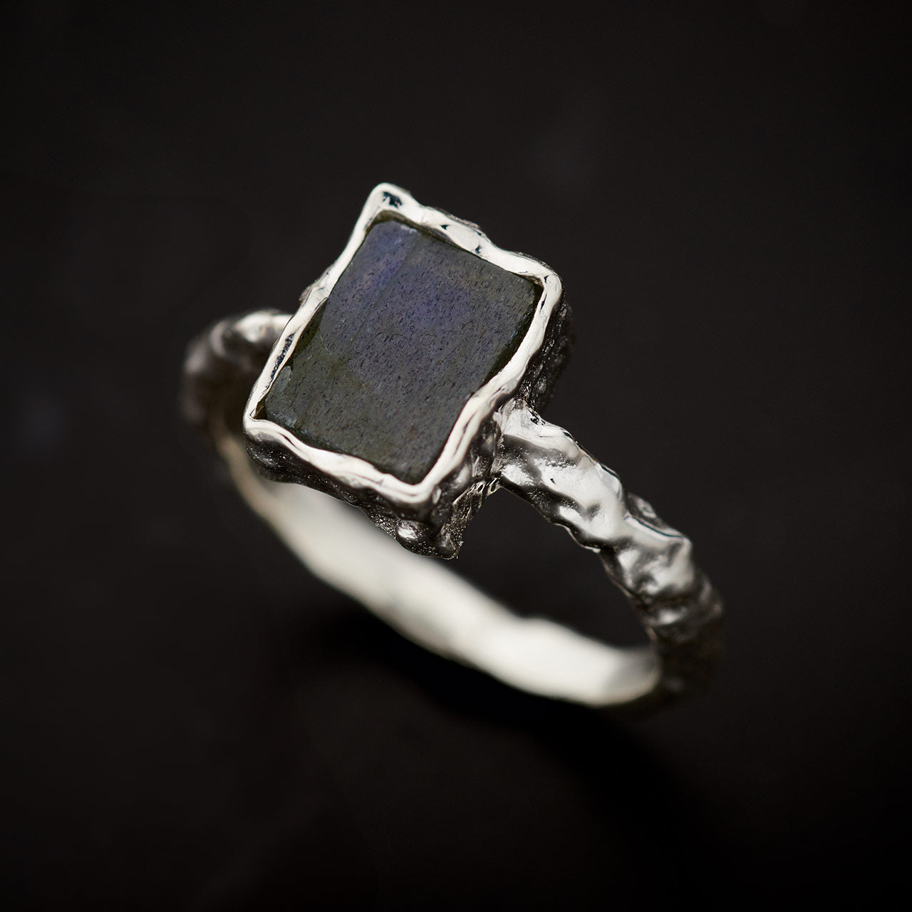 LABRADORITE STERLING SILVER REC HAMMERED FINISH RING