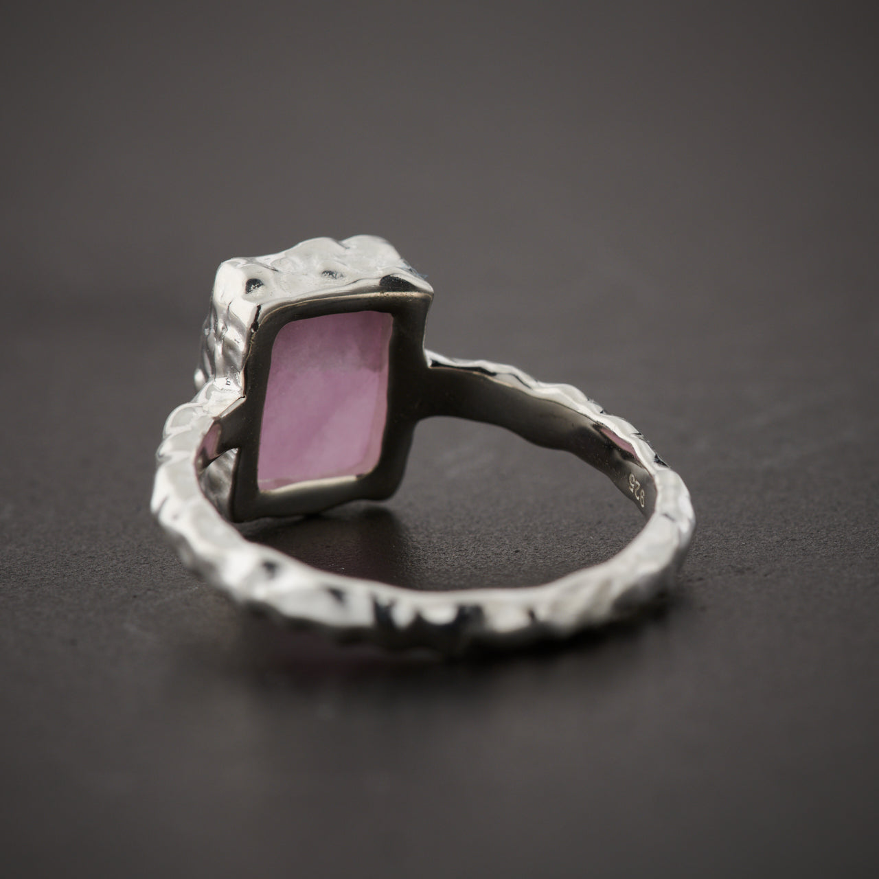 PINK LEPIDOLITE STERLING SILVER REC HAMMERED FINISH RING