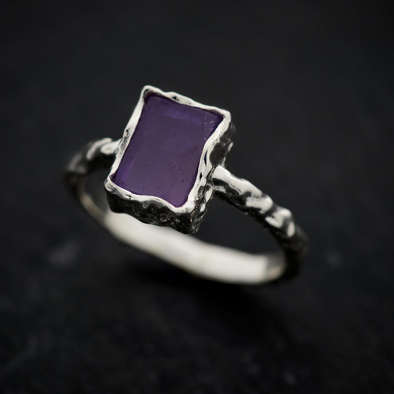 AMETHYST STERLING SILVER REC HAMMERED FINISH RING