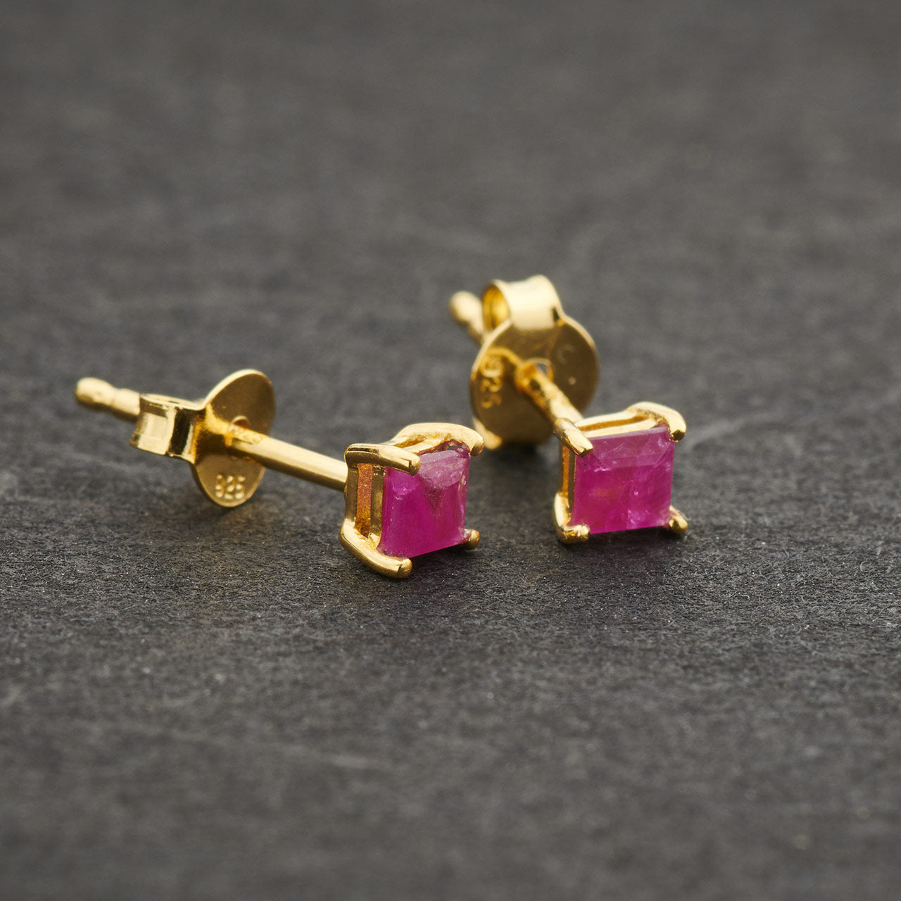 NATURAL RUBY VERMEIL YELLOW 18K SQ 3X3 EARRINGS