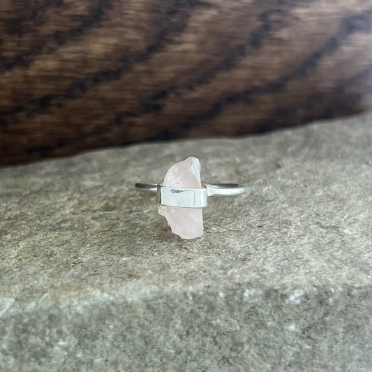 ROSE QUARTZ ROUGH PENCIL RING (50% OFF Online Only)