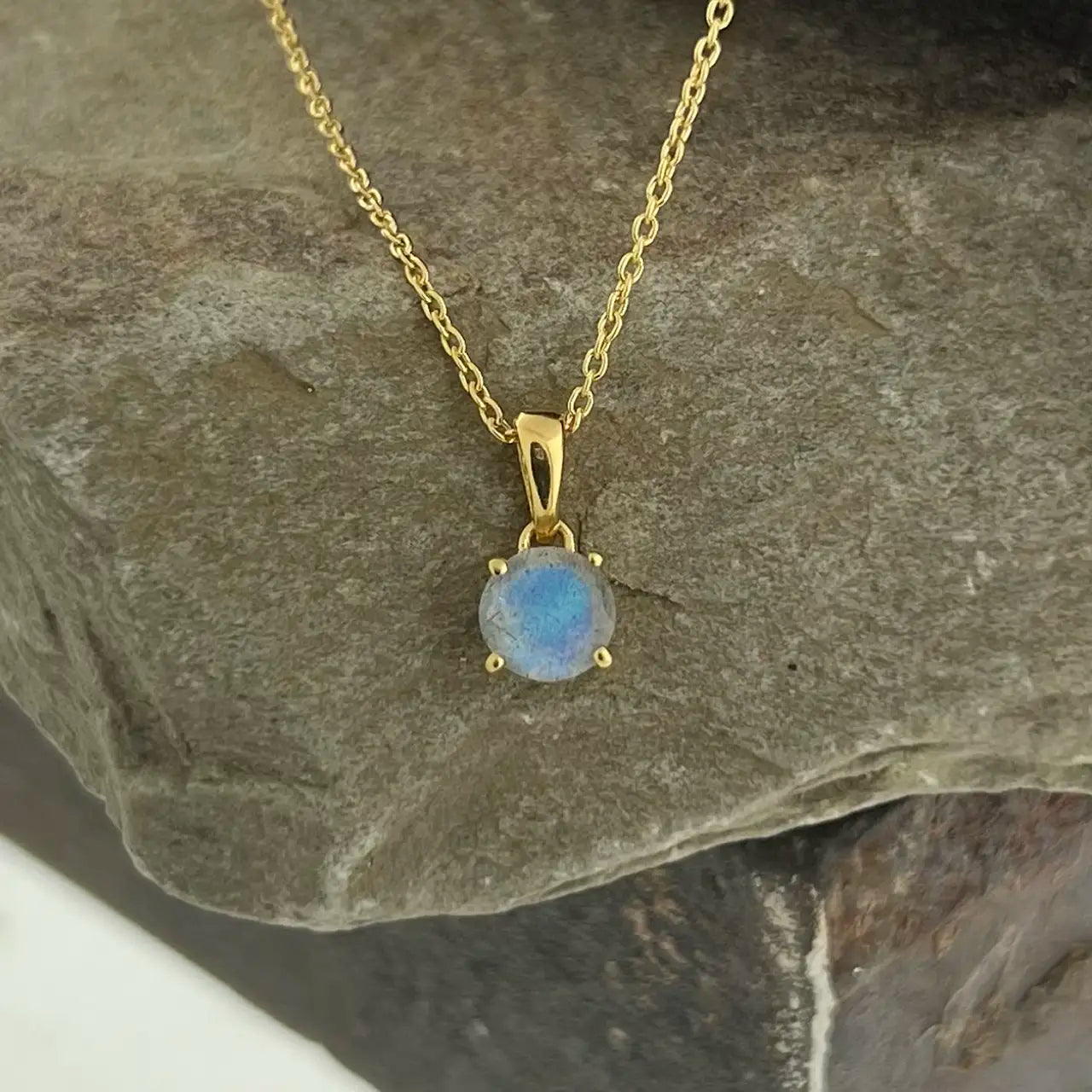 LABRADORITE 18K VERMEIL GOLD PENDANT CIRCLE