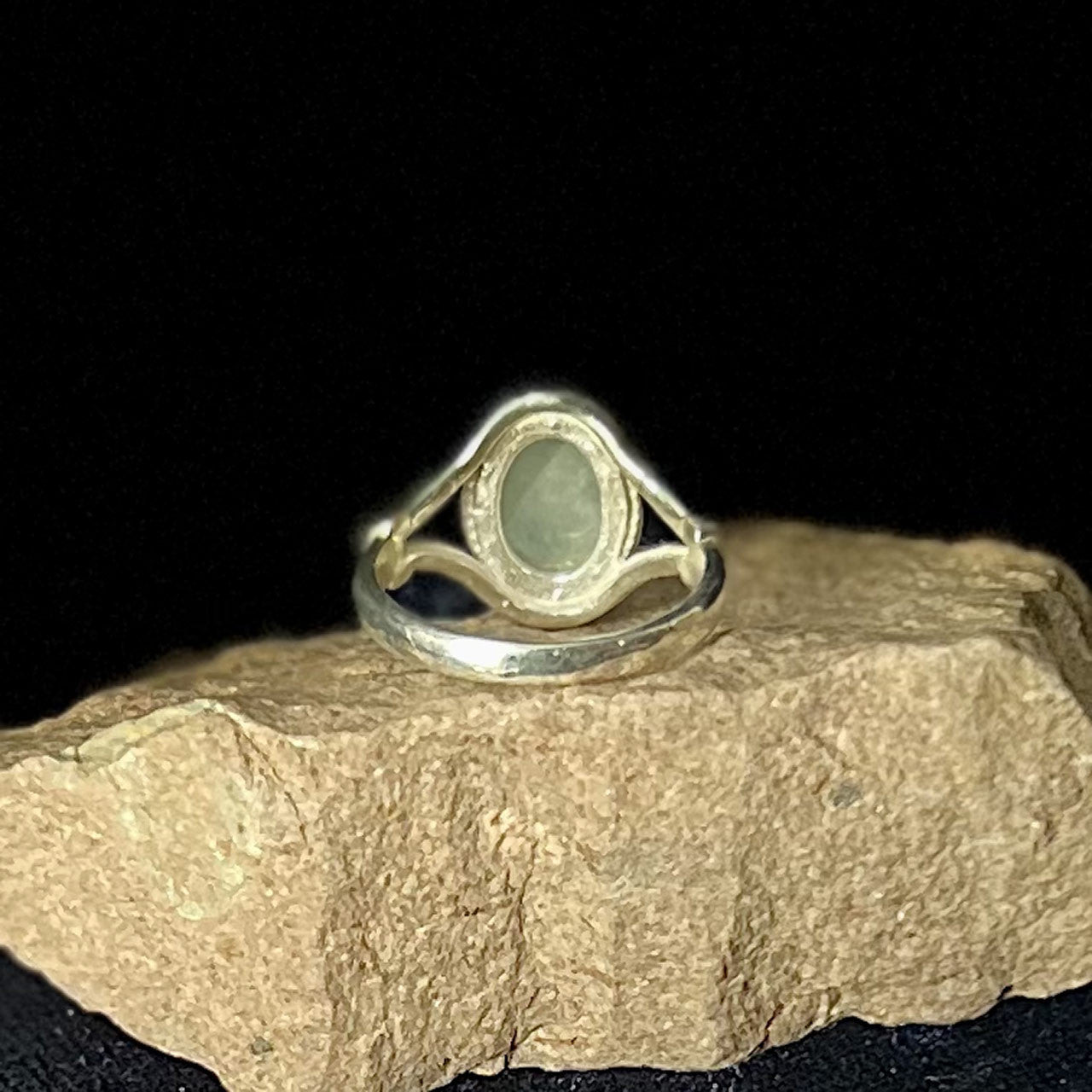 AQUAMARINE RING V-BAND  W/KNOT (30% OFF ONLINE ONLY)