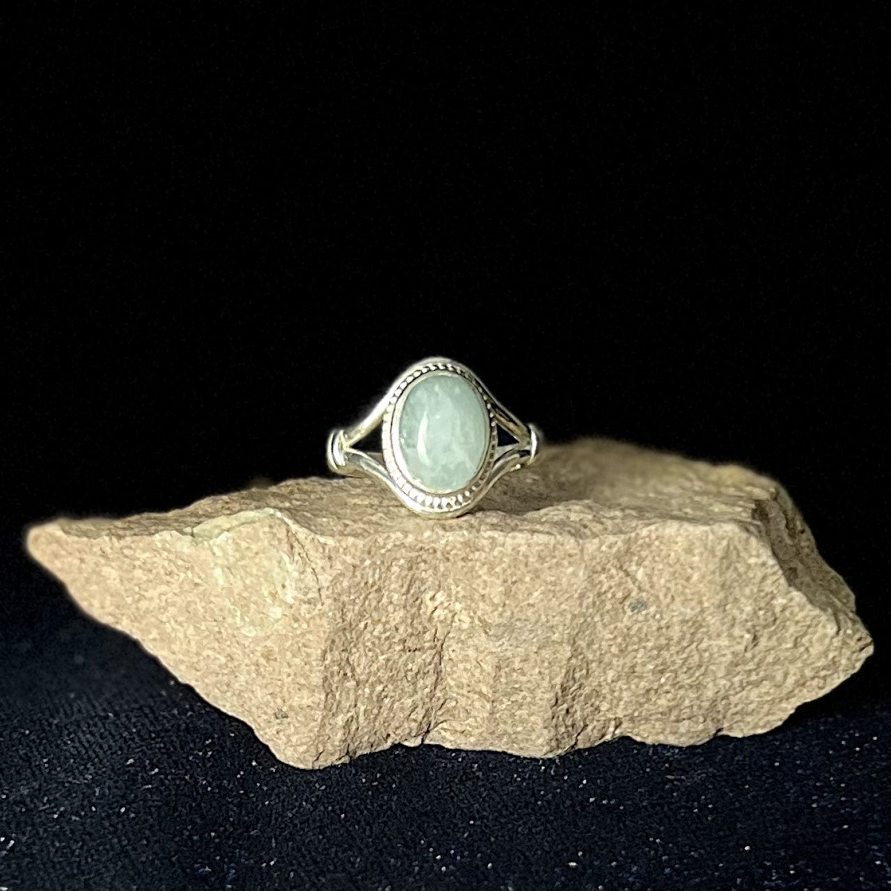 AQUAMARINE RING V-BAND  W/KNOT (30% OFF ONLINE ONLY)