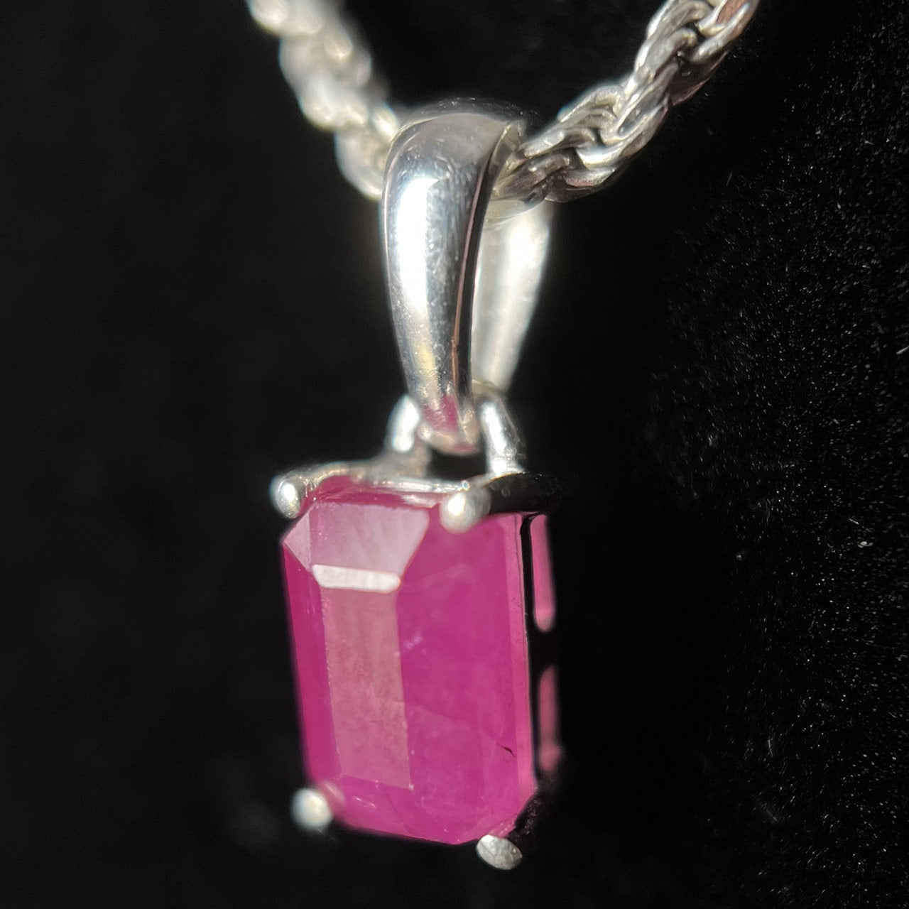 NATURAL RUBY STERLING SILVER 6X4 REC PENDANT