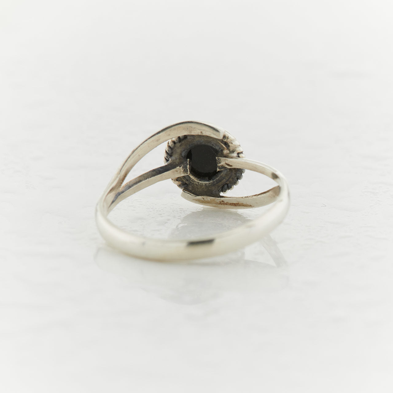 BLACK ONYX STERLING SILVER INFINITY RING