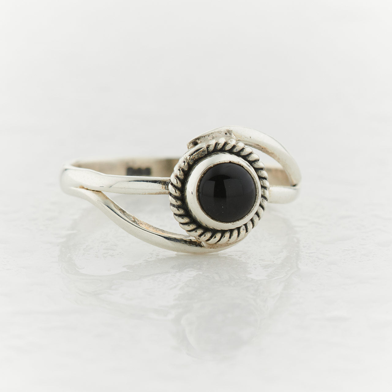 BLACK ONYX STERLING SILVER INFINITY RING