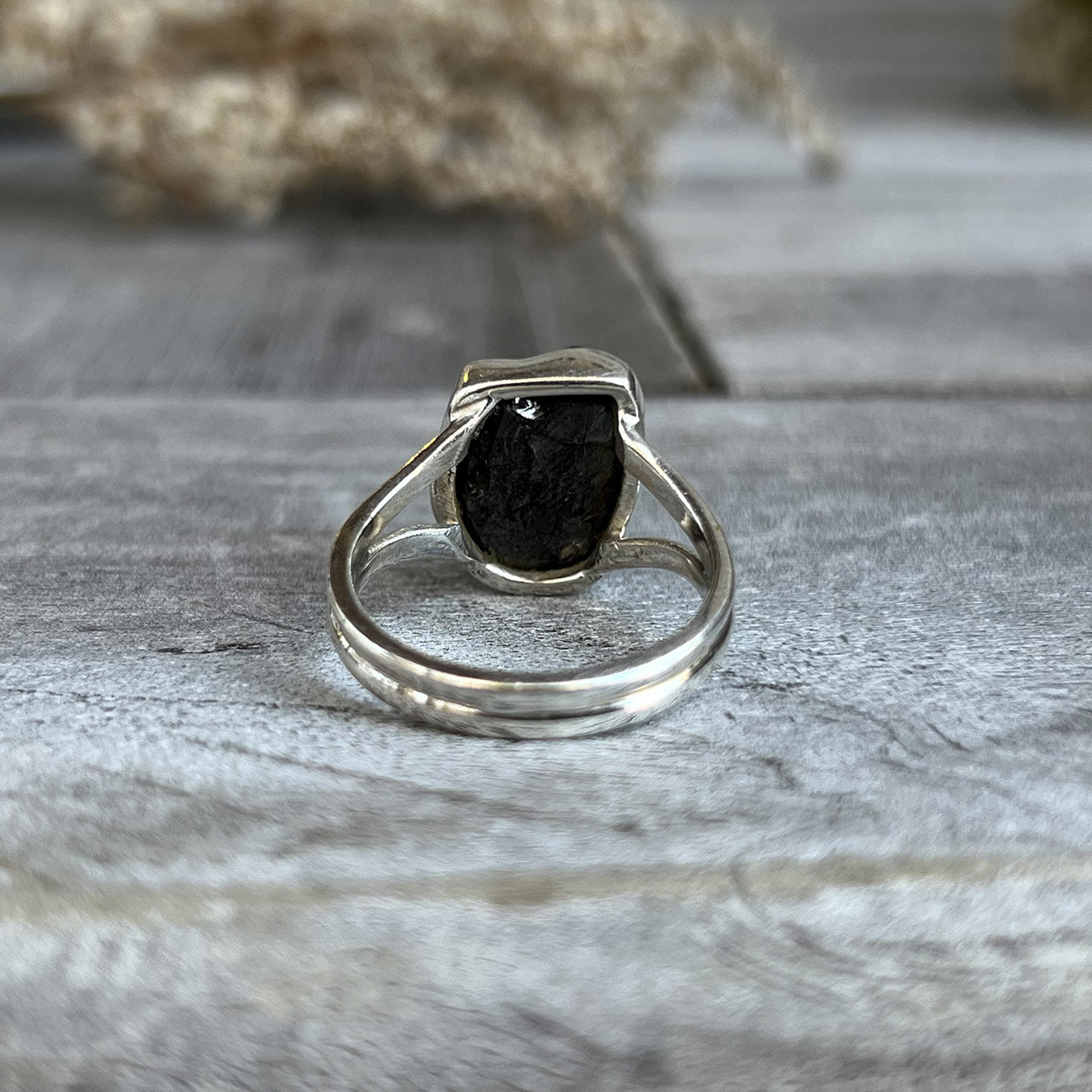 SHUNGITE STERLING SILVER RING