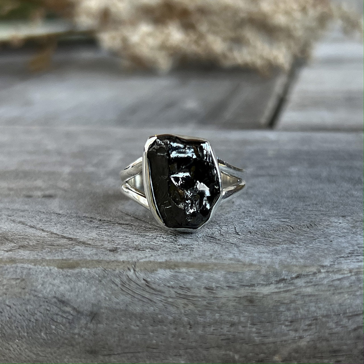 SHUNGITE STERLING SILVER RING