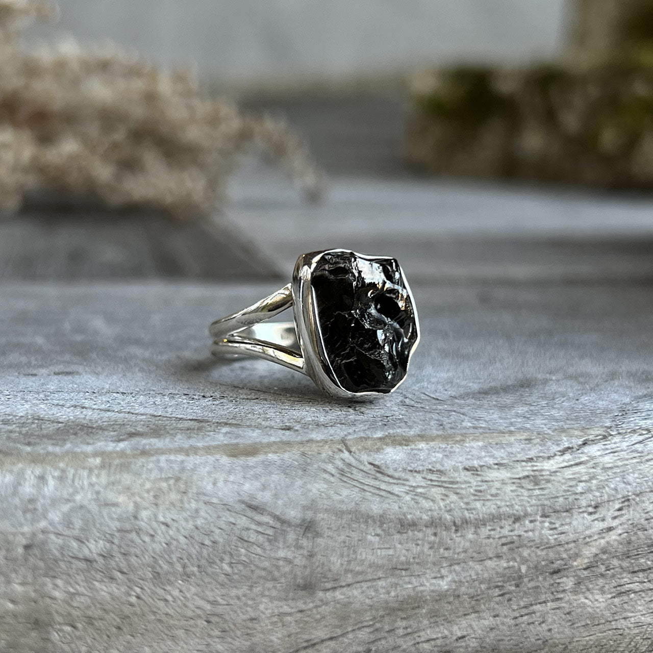 SHUNGITE STERLING SILVER RING