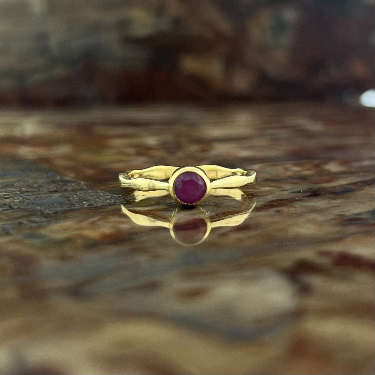 NATURAL RUBY 18K VERMEIL GOLD WAVY RING