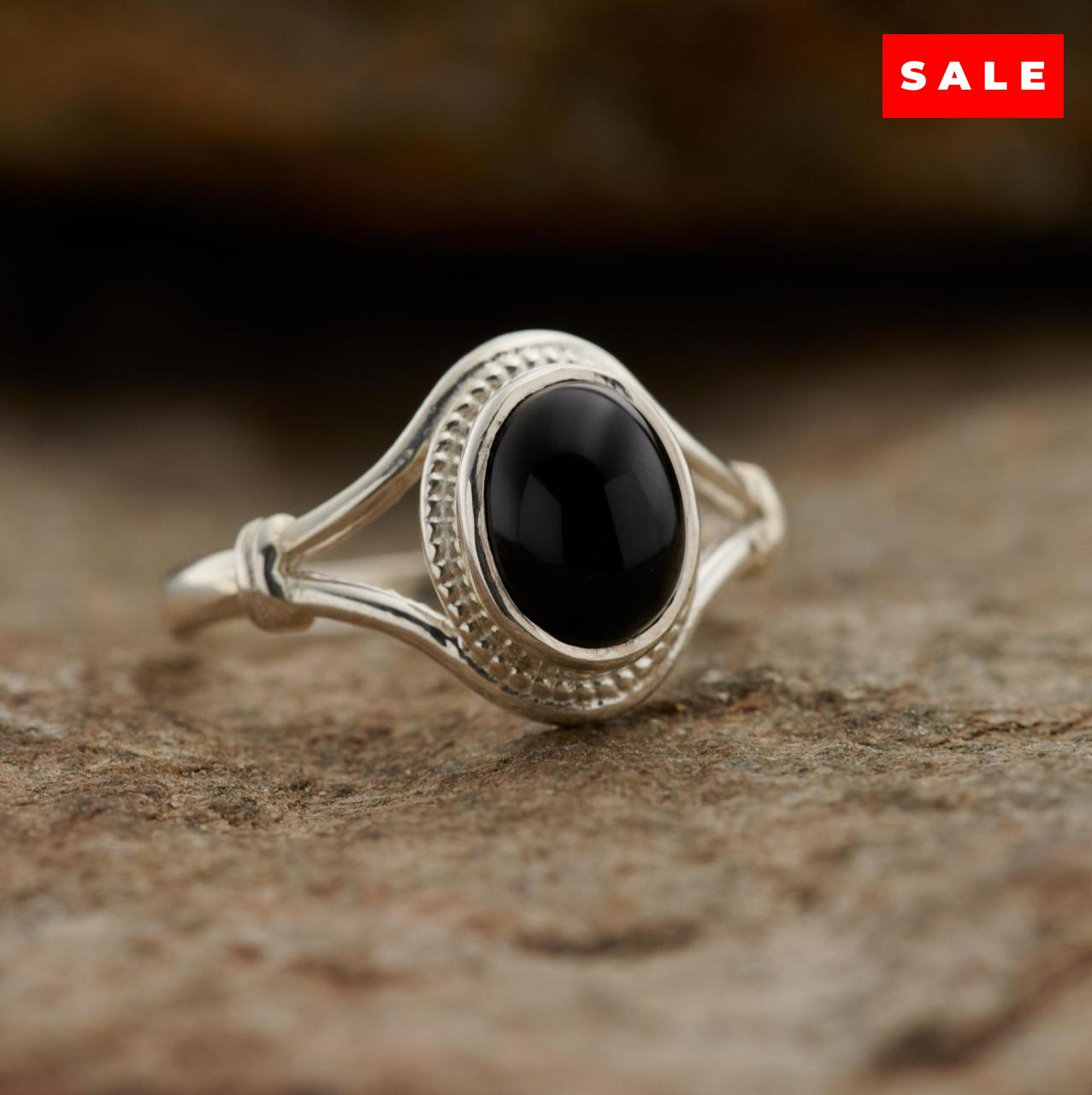 BLACK ONYX RING V-BAND W/ KNOT (30% OFF ONLINE ONLY)