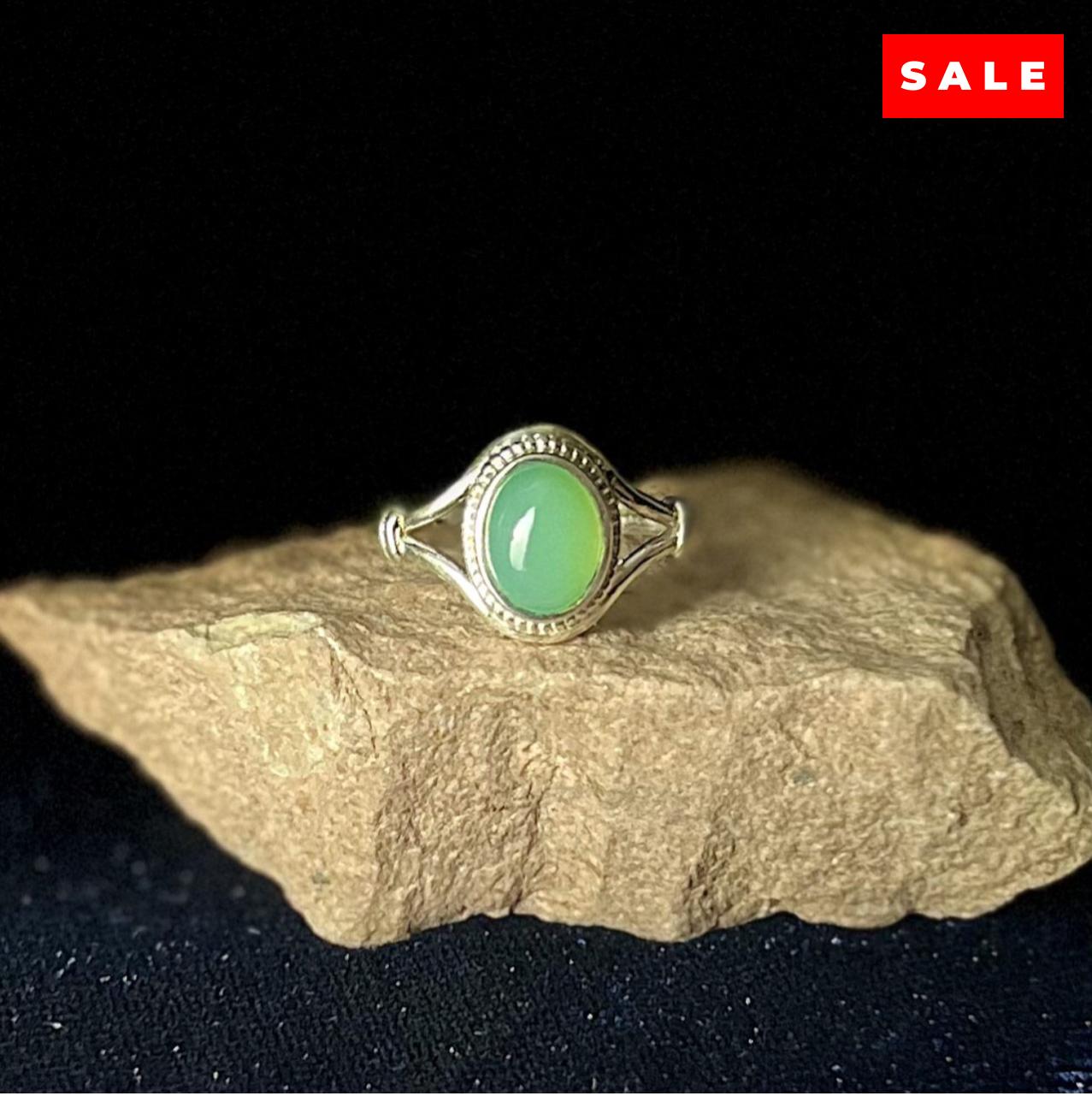 CHRYSOPRASE RING V-BAND W/KNOT (30% OFF ONLINE ONLY)