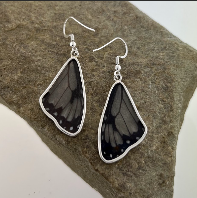 GLASSY TIGER FINE SILVER EARRINGS