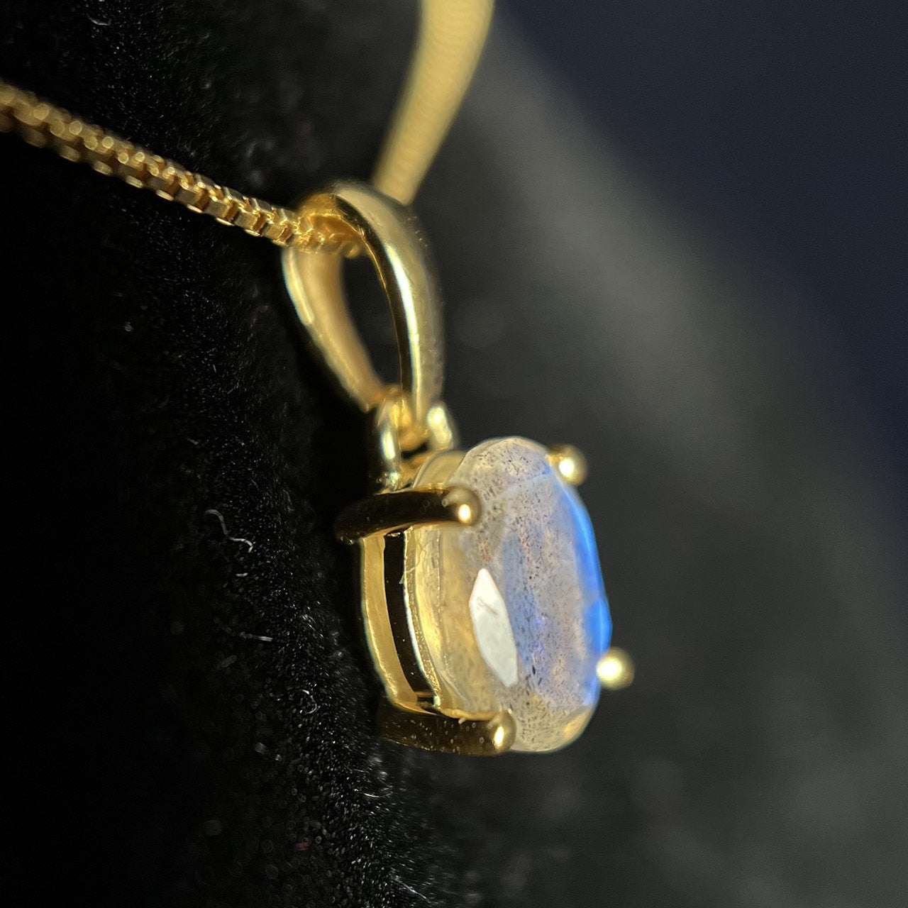 LABRADORITE VERMEIL YELLOW 18K OVAL 7X5 PENDANT