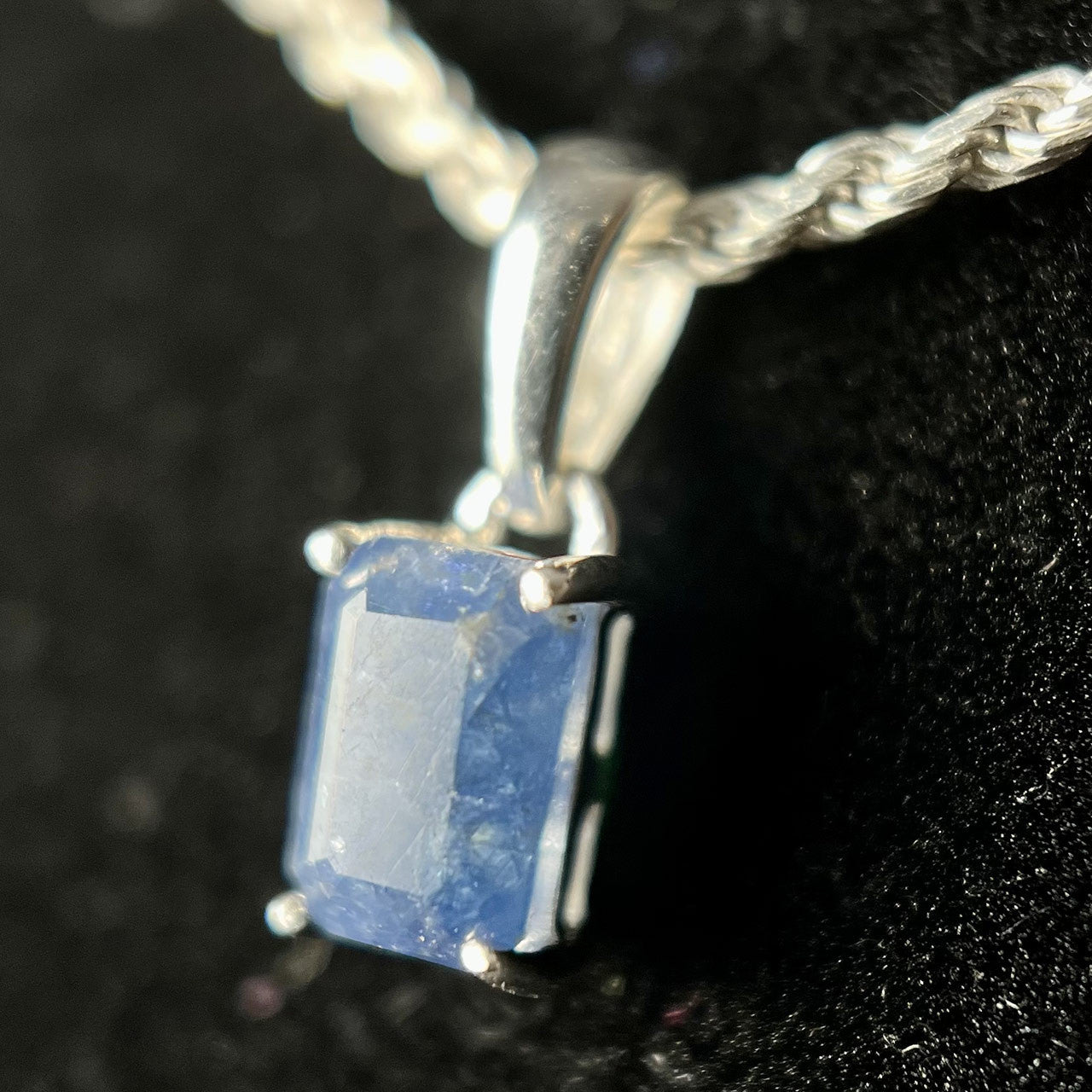 NATURAL BLUE SAPPHIRE STERLING SILVER REC 6X4 PENDANT