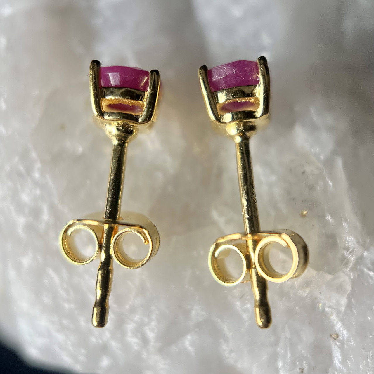 NATURAL RUBY VERMEIL YELLOW 18K CIRCLE 4X4 EARRINGS