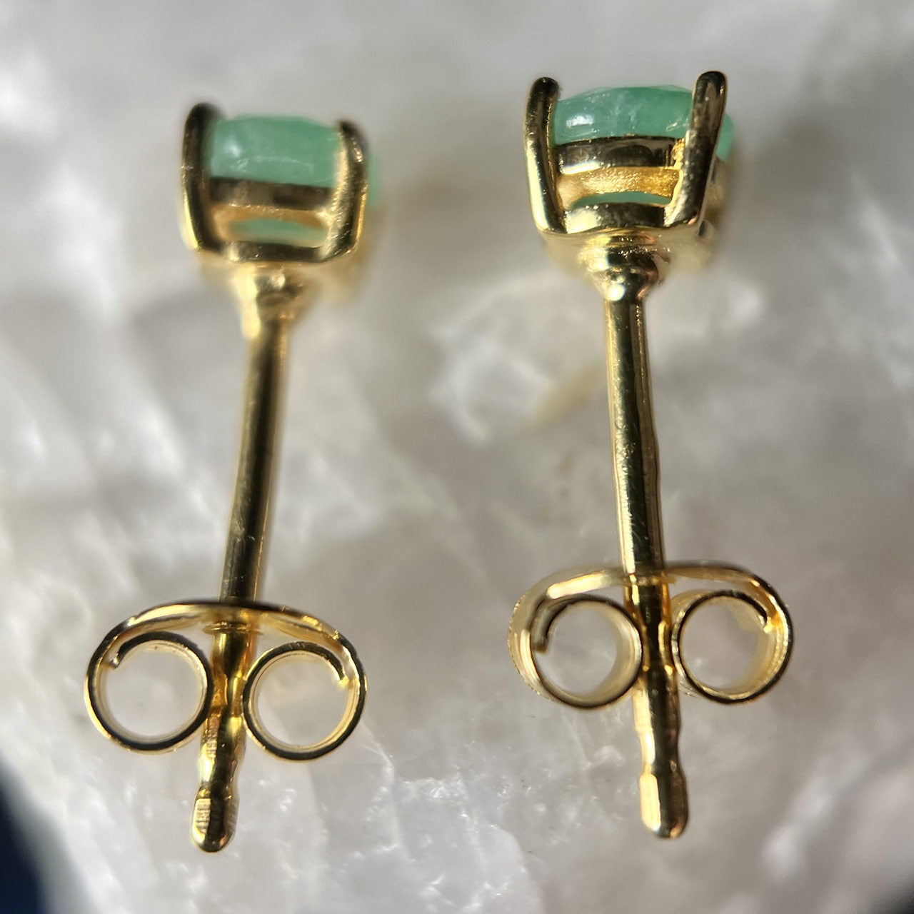 NATURAL EMERALD VERMEIL YELLOW 18K CIRCLE 4X4 EARRINGS