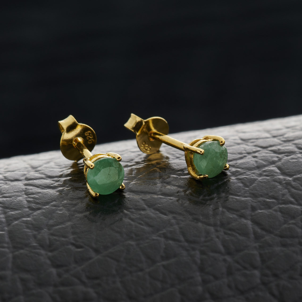 NATURAL EMERALD VERMEIL YELLOW 18K CIRCLE 4X4 EARRINGS