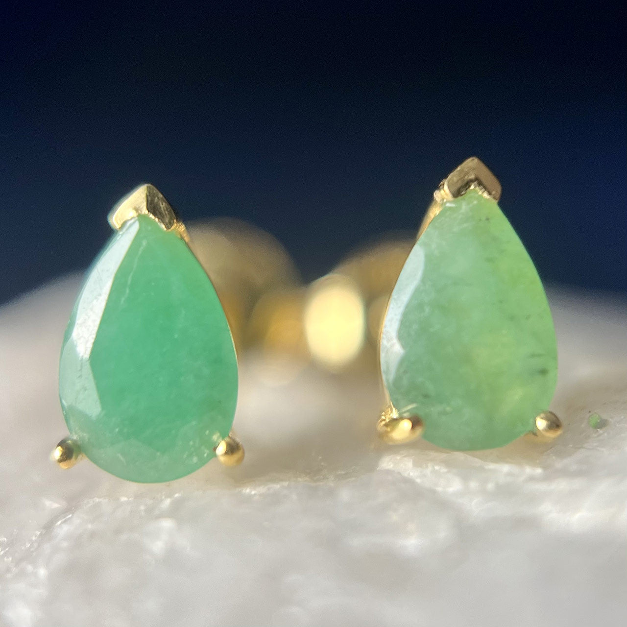 NATURAL EMERALD VERMEIL YELLOW 18K TEARDROP 6X4 EARRINGS