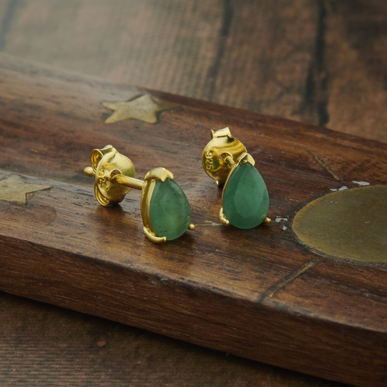 NATURAL EMERALD VERMEIL YELLOW 18K TEARDROP 6X4 EARRINGS