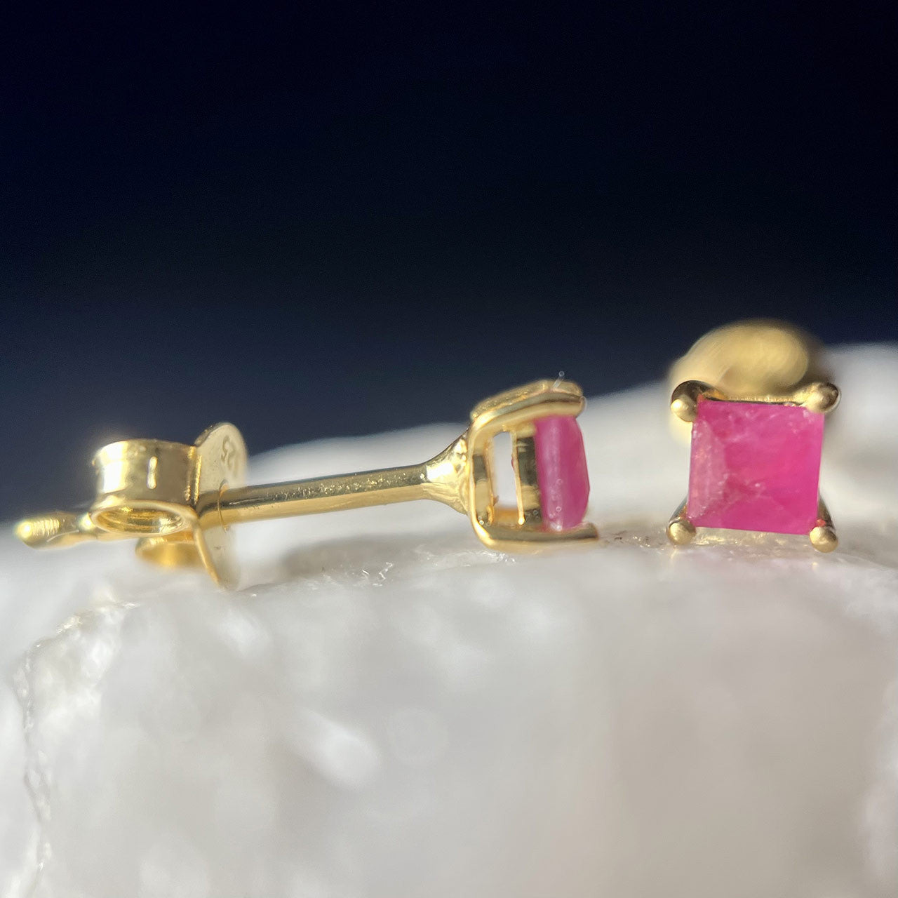 NATURAL RUBY VERMEIL YELLOW 18K SQ 3X3 EARRINGS