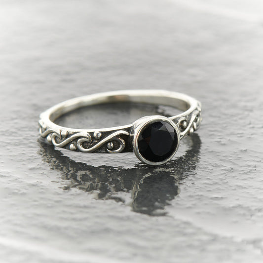 BLACK ONYX STACKABLE CELTIC RING