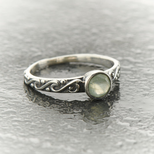 PREHNITE STACKABLE CELTIC RING