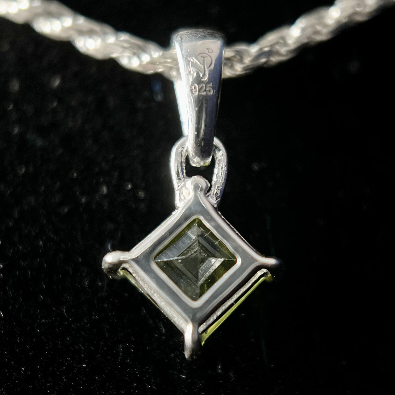 PERIDOT STERLING SILVER 5X5 SQ PENDANT