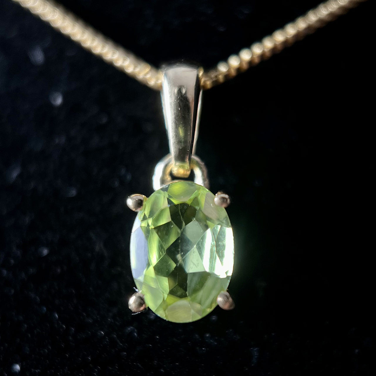 PERIDOT 18K VERMEIL GOLD 7X5 OVAL PENDANT