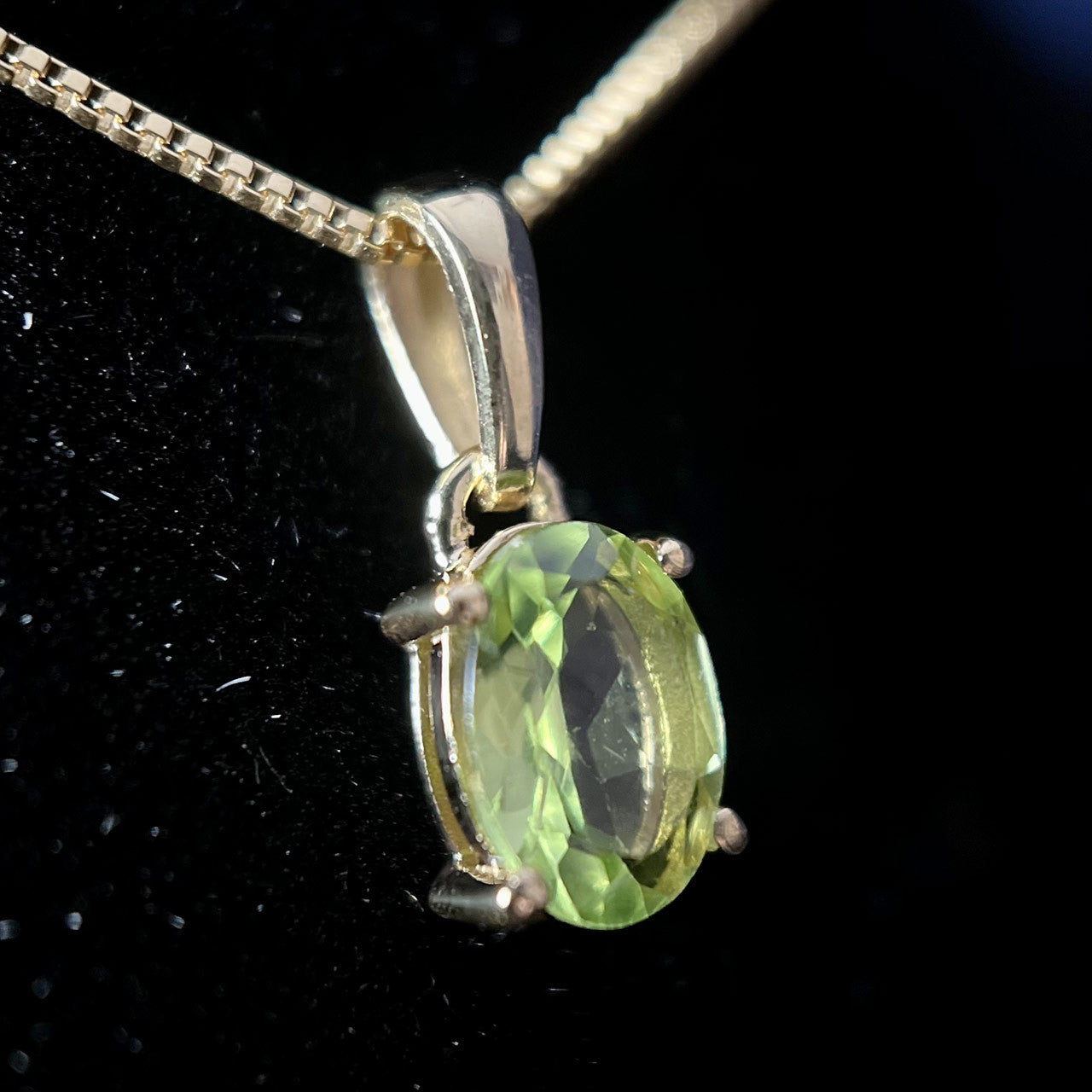 PERIDOT 18K VERMEIL GOLD 7X5 OVAL PENDANT