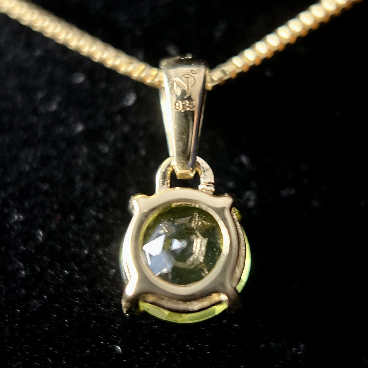 PERIDOT 18K VERMEIL GOLD 6X6 CIRCLE PENDANT