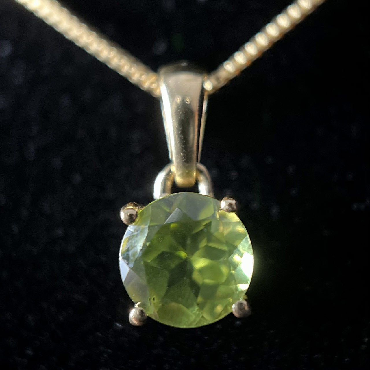 PERIDOT 18K VERMEIL GOLD 6X6 CIRCLE PENDANT