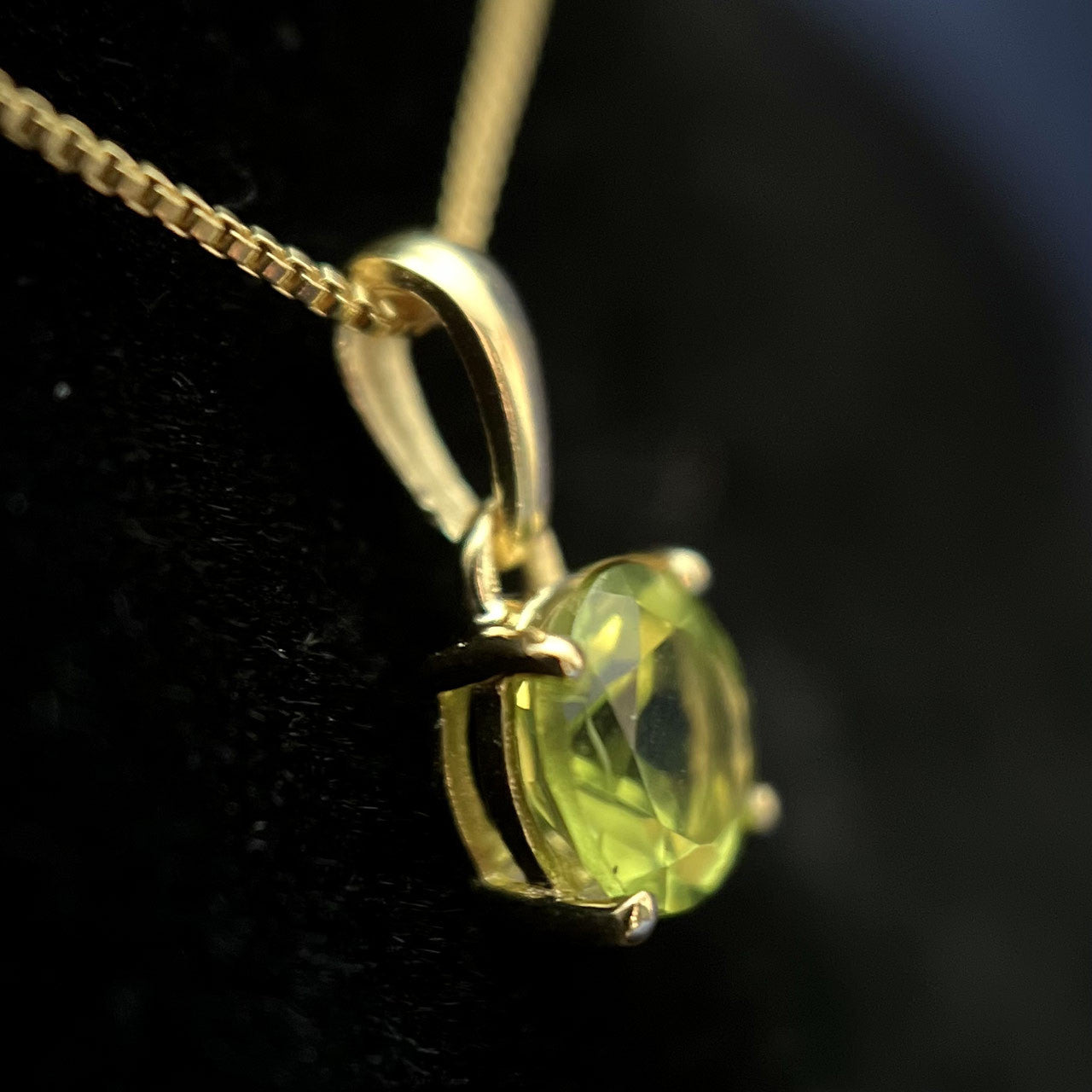 PERIDOT 18K VERMEIL GOLD 6X6 CIRCLE PENDANT