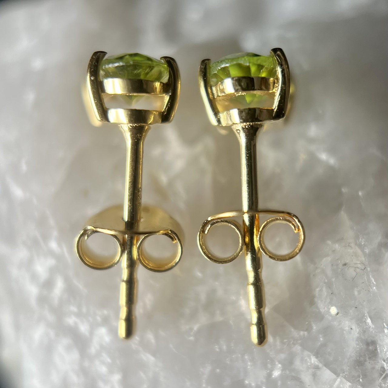 PERIDOT 18K VERMEIL GOLD STUD EARRINGS 6X4 OVAL