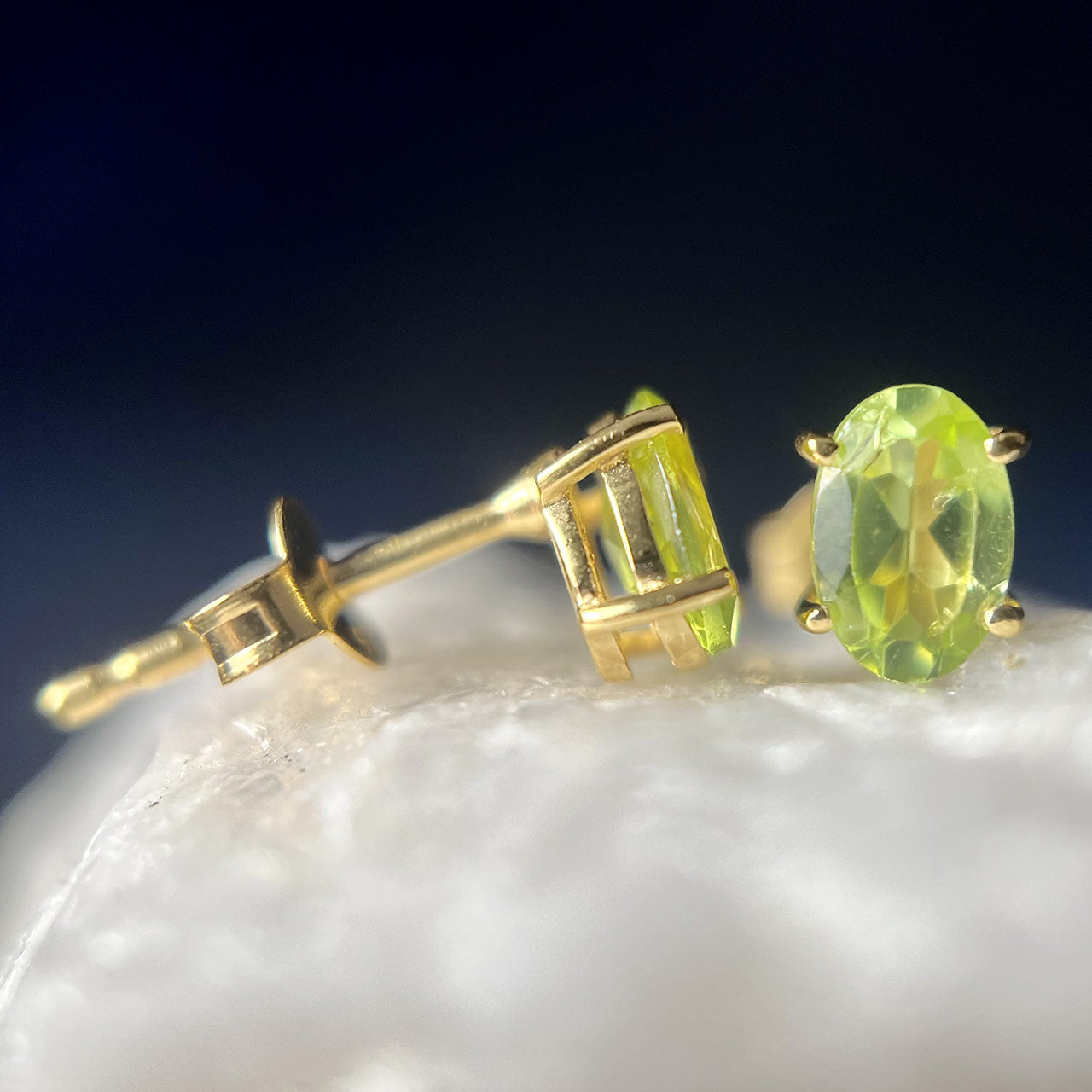 PERIDOT 18K VERMEIL GOLD STUD EARRINGS 6X4 OVAL