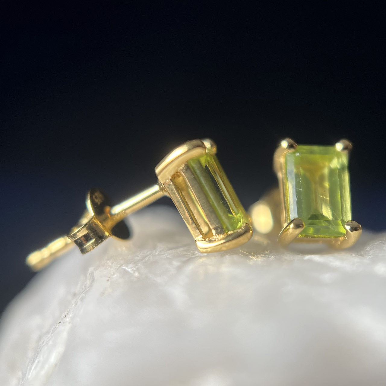 PERIDOT 18K VERMEIL GOLD STUD EARRINGS 4X6 RECTANGLE