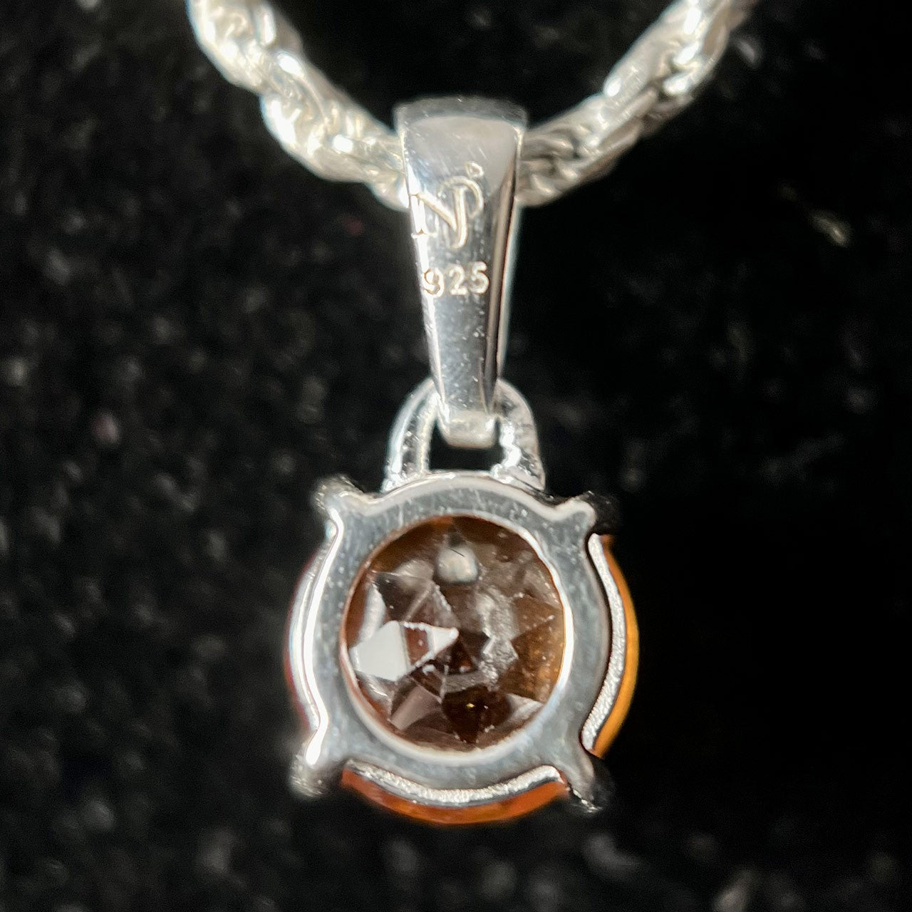 HESSONITE GARNET STERLING SILVER 6X6 CIRCLE PENDANT